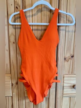 Becca Fine Line Sophie One Piece Womens size M Swimsuit